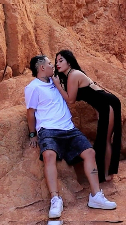 Outdoor sex! a pretty Colombian in the middle of the desert until I make her come | Clip 1