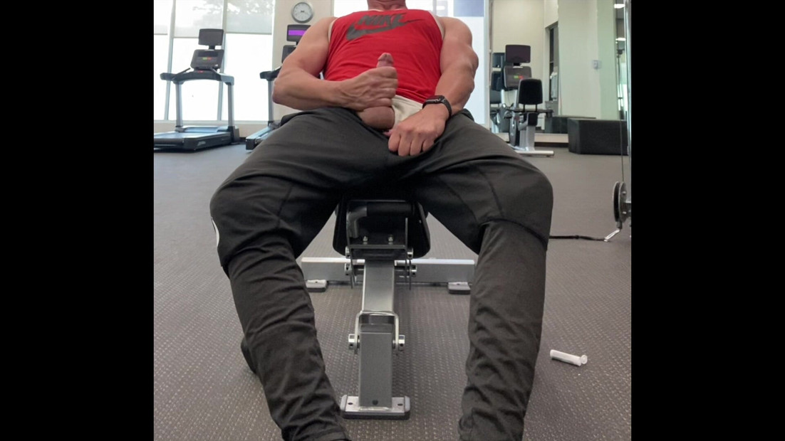 JockDad87 Hotel Gym Jerk Pt 2