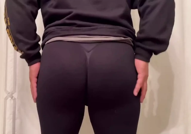Romanian crossdresser showing ass