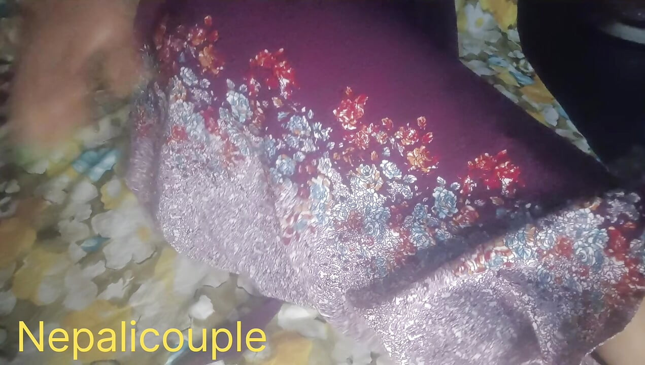 Chikna aauxu vaneko thiyo  bf le tesaile tayari ma basexu