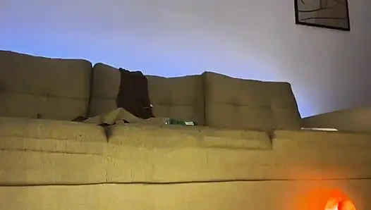 Schlampiger blowjob, komplett nackt in Öl