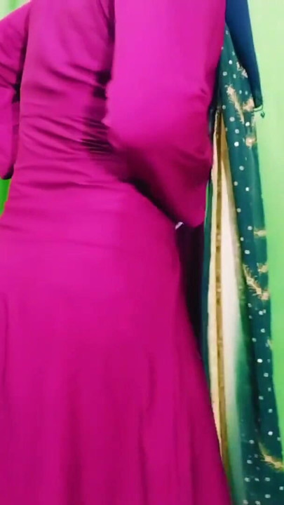 Beautiful Pakistani woman in burqa | Clip 1