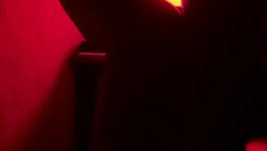 Seks romantis intens di kamar merah berujung crot di dalam