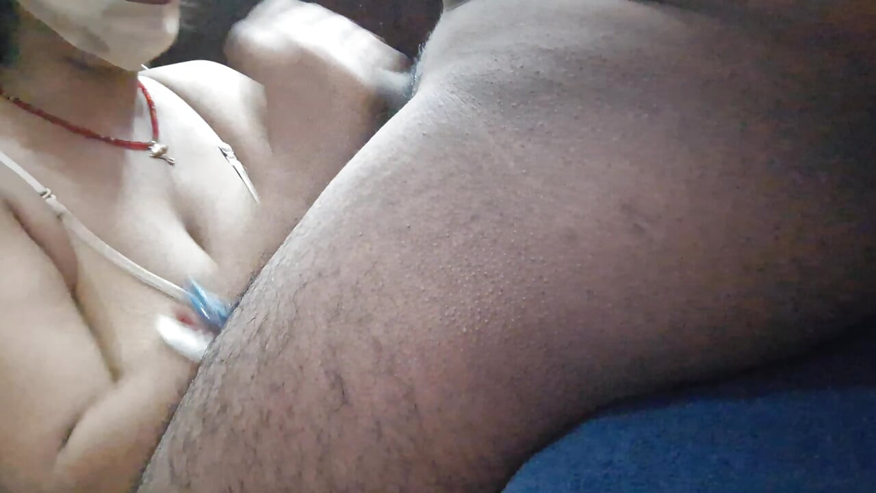 Seksowny Hardcore Blowjob Dane przez Desi Gorąca napalona żona