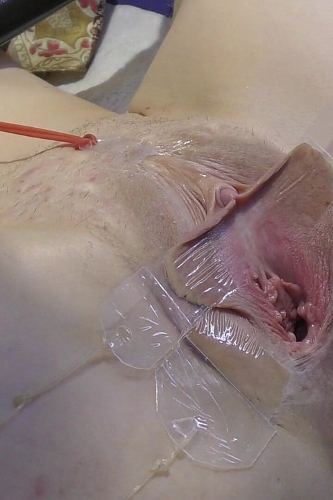 3 เลียหีแหกจากระยะใกล้มาก