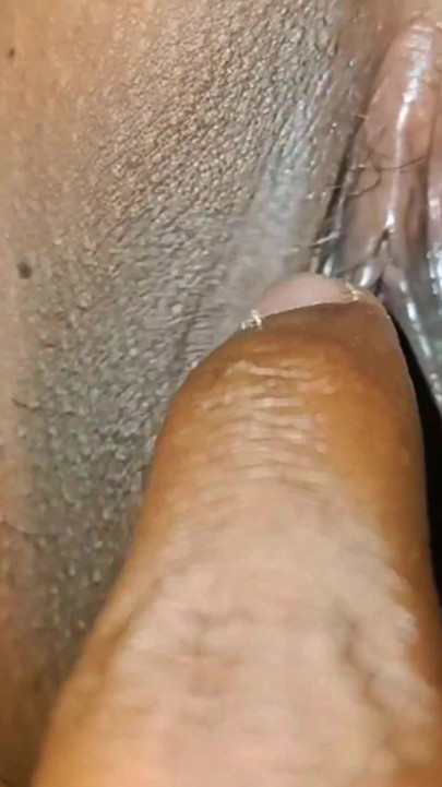 He inserts his finger into Ammu's pussy and thrusts 104 | Clip 1