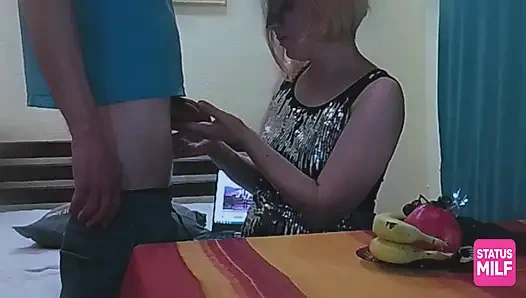 Anggur basah kuyup untuk milf dewasa yang lapar