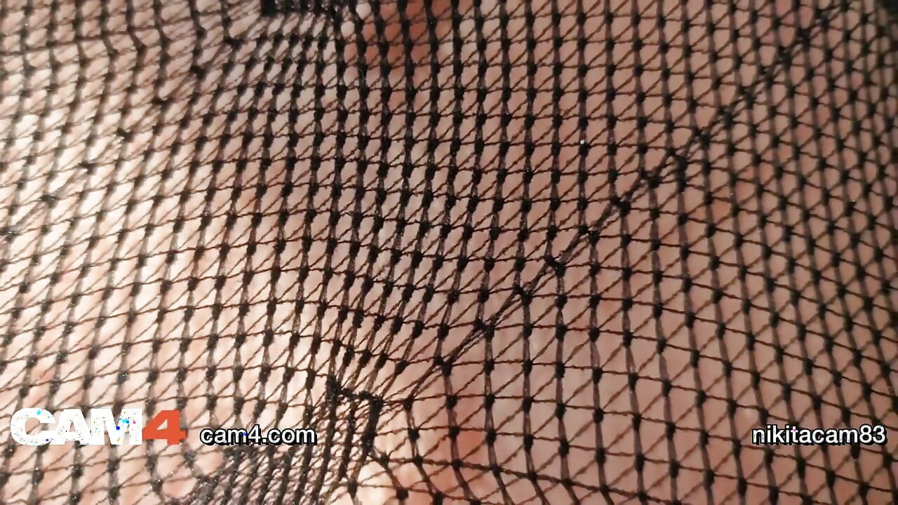 Sekspop krijgt haar kutje en mond geteisterd door dildo's