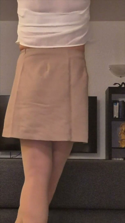 Güzel etekli seksi sissy | Bölüm 2