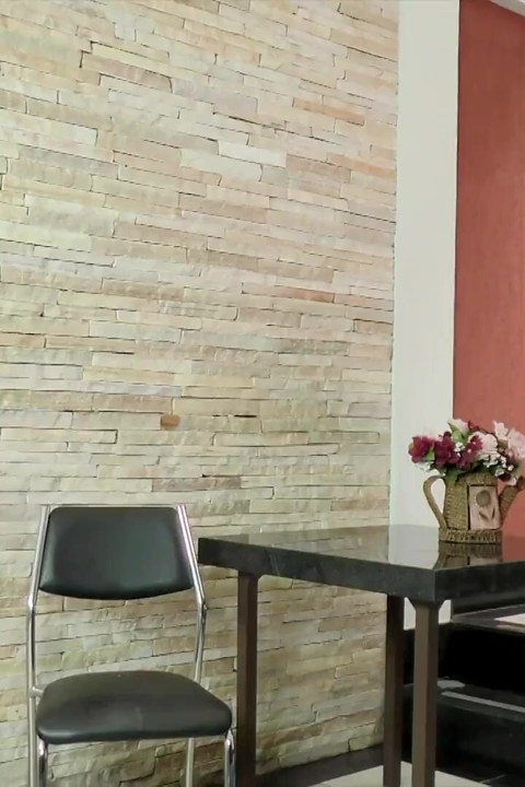 Trans tanrıça Marcelle Herrera sikiş makinesiyle oynuyor