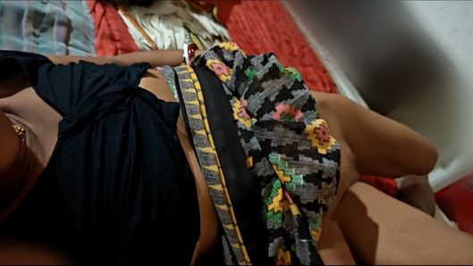 Desi Village girl Tight pussy first time Xxx video. Hindi Audio
