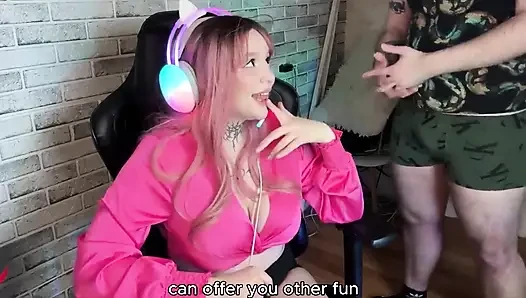 Shock! a Real Streamer Forgot to Turn off Her Live Broadcast.