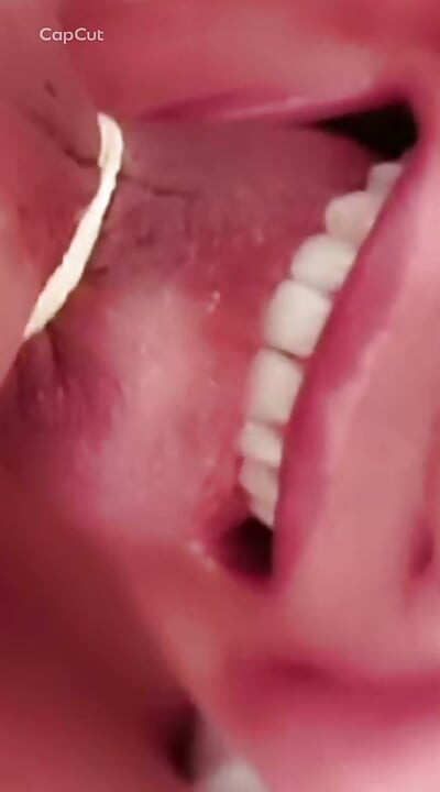 Deliciosa mamada con chupada de bolas incluida