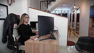 Inexperienced Young Woman Goes to Apply for a Job but Is Rejected, She Decides to Show Her Vagina to the Boss