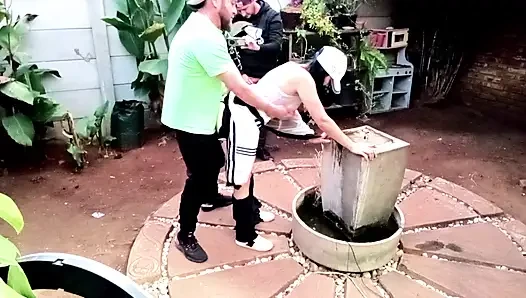 Hampir kepergok sama pemilik rumah
