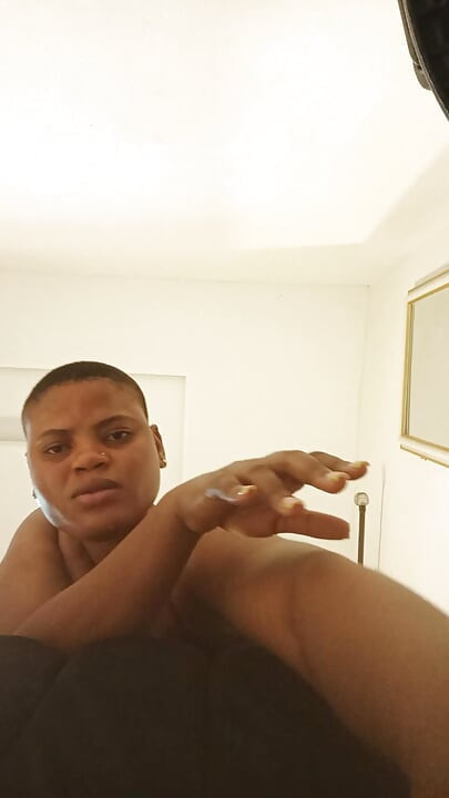 Wideo z żoną domową zostaje zerżnięta i nagrana