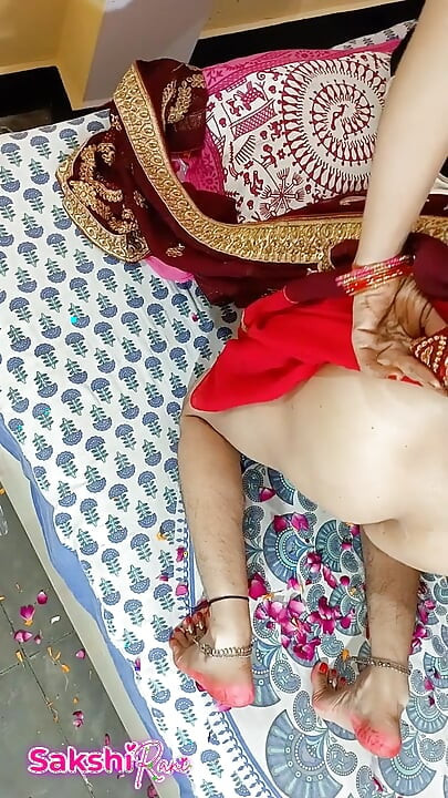 My Suhagraat Wale Din Mere Jeth Ji ne Kamre me Aake Meri Pyass chut ko pani pilaya Dulhan chod daali, Full Hindi video Viral