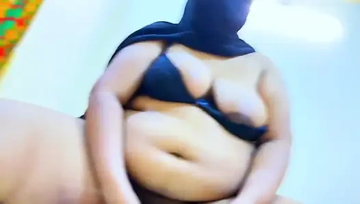 Кто понимает сексуальные потребности моей киски? Теперь я не могу контролировать свой секс и использовать огурец как хуй