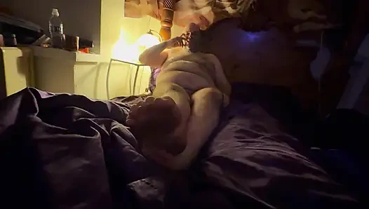 Медведь Lanista с его крошечным членом и большими ступнями. чтобы все поклонялись! Гигантизм