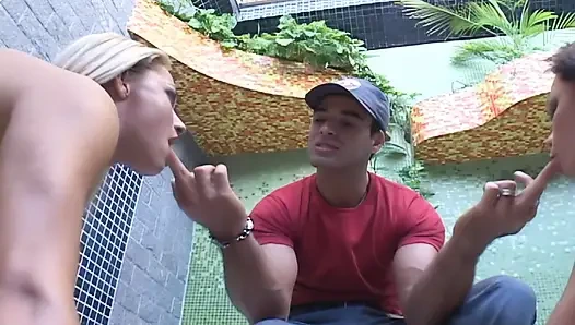 Молодые девушки