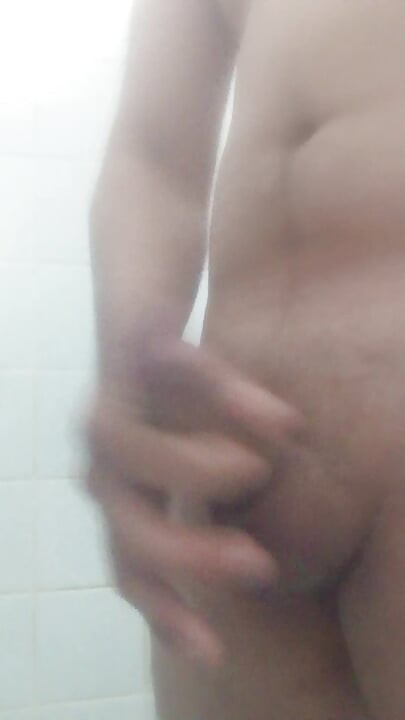 Oscarcoronado86 ngocok di kamar mandi sampai dia kesal dan semua susu oscarcor01