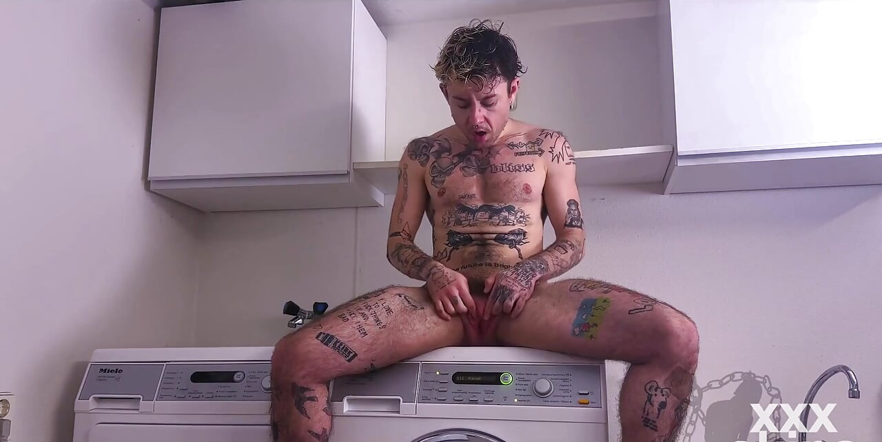 Horny Ftm XXX Skips Jerks off His Boypussy While Sitting on the Washing Machine