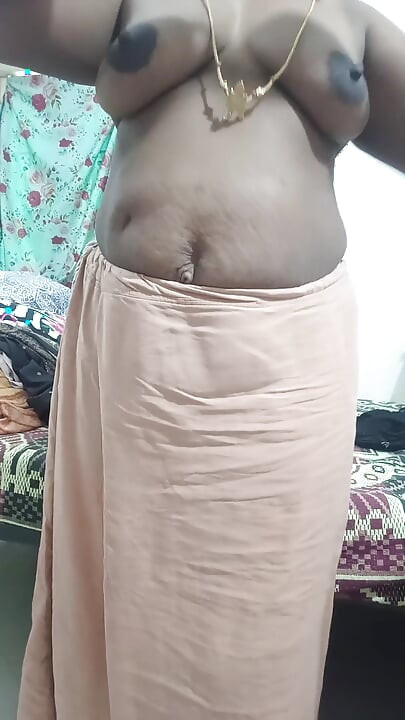 Tamil tante masterbate met Tamil praten deel 2