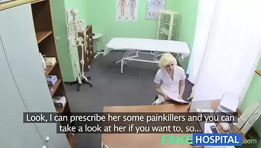 FakeHospital шаловливая медсестра лечит пациента ее языком