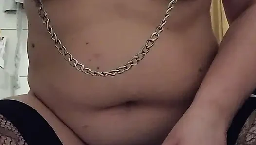 Sesi ngentot dildo intens dengan tongkat, berakhir dengan orgasme