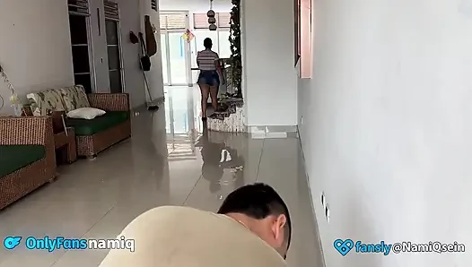 Karyawan layanan saya memiliki penis yang bagus