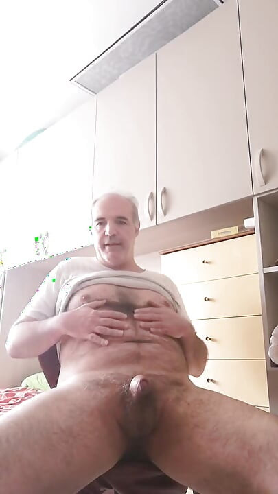 Esercizi Preliminari per Iniziare a Masturbarsi Con Piacere!