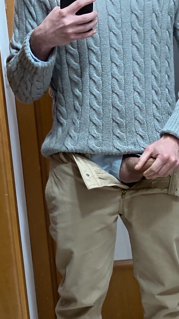 鏡の前でのマスターベーション