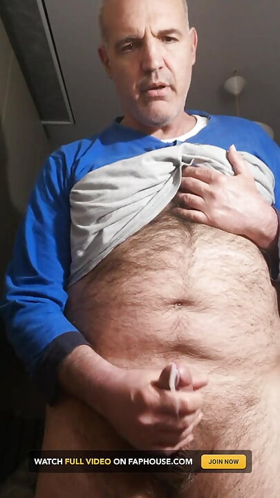 A Quick with a Big Cumshot to Sleep Better!