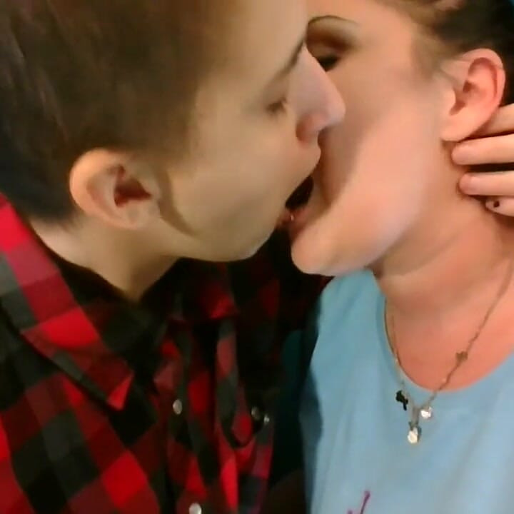 20 solid minutes of lesbian kissing