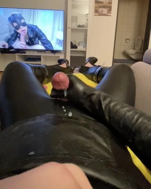Having fun in full leather