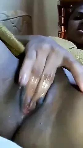 Srilankan girl fingering wet pussy