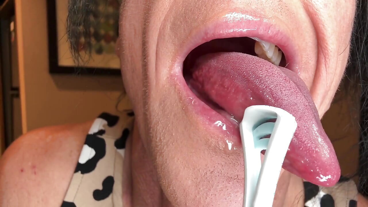 אלה קנדיס שגרת פה שובבה