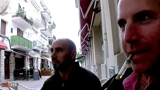 Французская Tania Berry в любительском видео - минет с глубокой глоткой и жесткий трах на диване