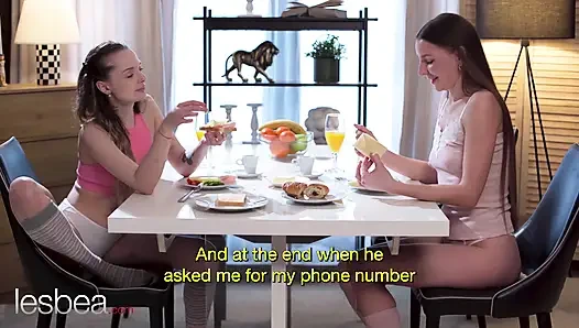 Sahabat berbagi rahasia lesbian - lesbea