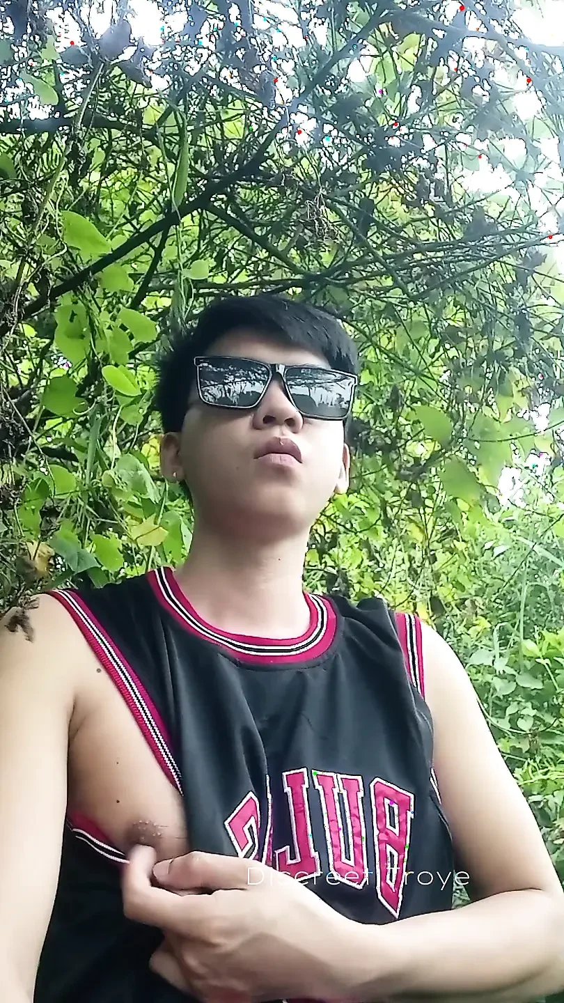 Pemain basket asia yang tampan