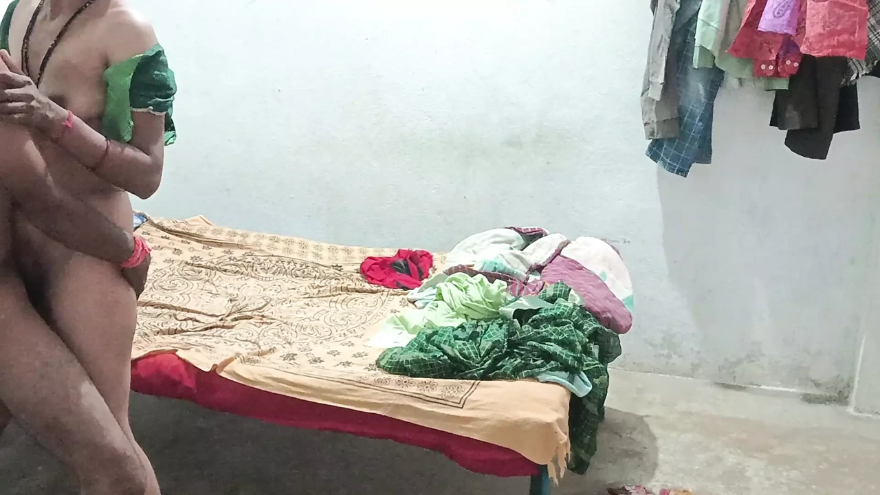 Desi sexy style Indian bhabhi