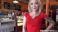 Chelnerița minionă Dakota Skye vrea clienții să ejaculeze în gură