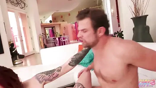 Kurvige hotties roxi riot und yaya gingersnatch alle löcher ficken