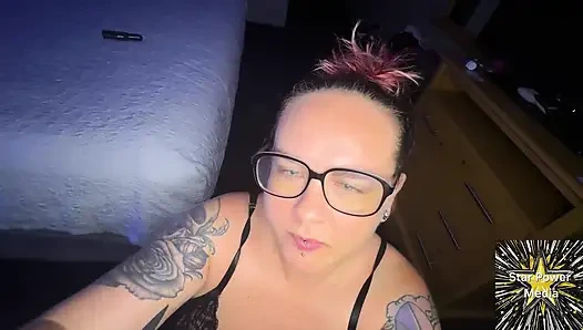 Savanna's Amateur Fan Fuck: POV Blowjob to Tripod Pounding
