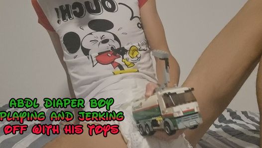 Abdl diaper boy brincando e masturbando com seus brinquedos