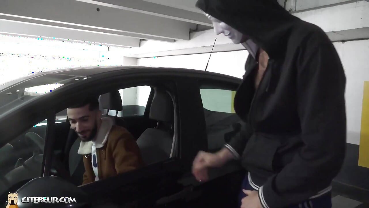 Citebeur - Well Fucked by Two Big Dicks on the Parking Lot