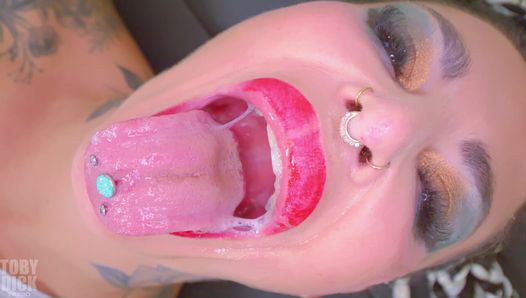Alicia Dark - milf con enorme culo follada en la cara