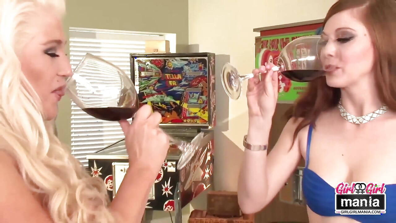 Girl on Girl Pussy Eating! Girlgirlmania