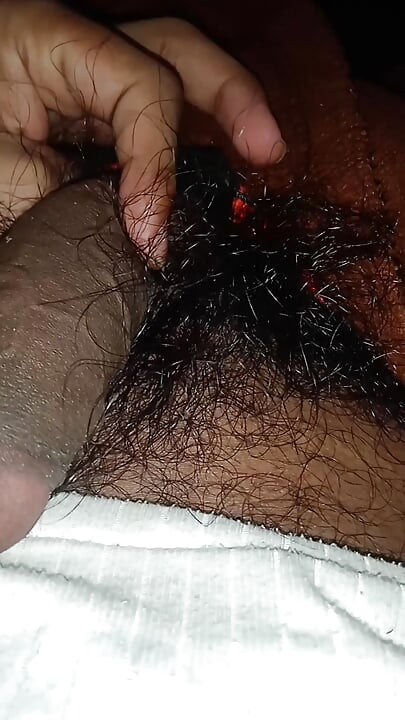 Lanbe baalon vaali kaali land hilaate hue