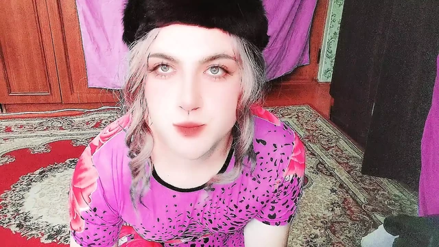 +18 НЯНЕЙ ХОРОШЕНЬКИМ ФЕМБОЕМ В ТРЕХ ЦВЕТАХ ПЛАТЬЯ, ГОРЯЧАЯ ПОПКА МОДЕЛИ КРОССДРЕССЕРА С СЕКСУАЛЬНОЙ БОЛЬШОЙ ЗАДНИЦЕЙ СТУДЕНТКИ, СИССИФИКАЦИЯ